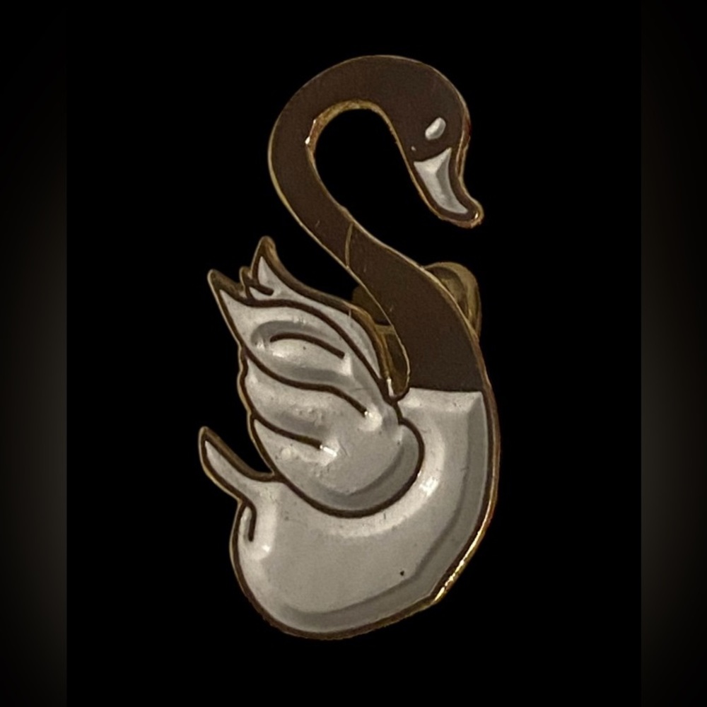 Gold Tone Tone Enamel Swan Pin #7626